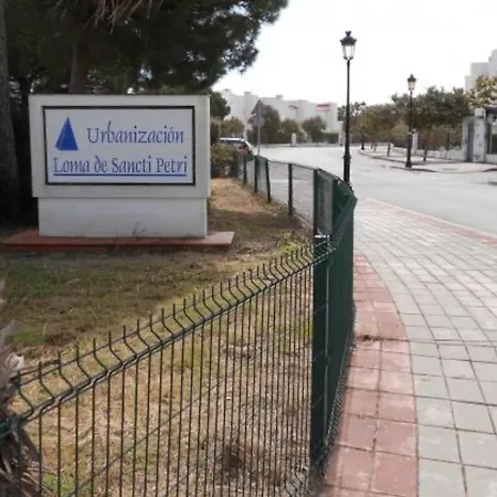 Lomas De Sancti Petri Апартаменти